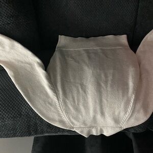 Lululemon Creamy zipper sweater size Medium, good shape.  No rips or stains